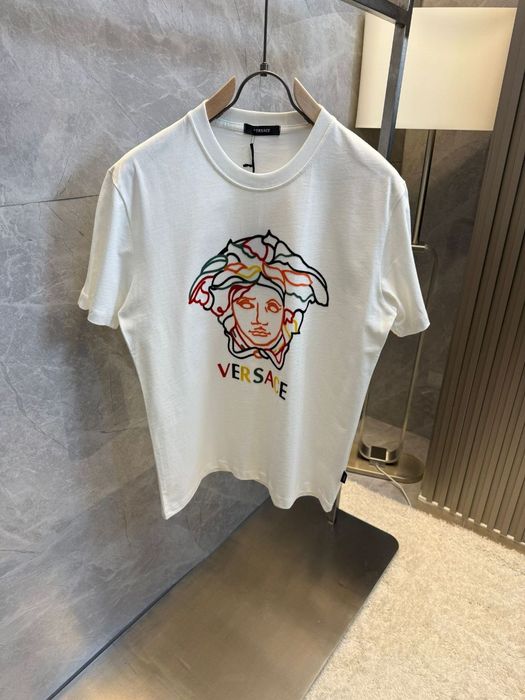 Tricou Versace,model foarte rar.Calitate luxury.Toate marimile disp.