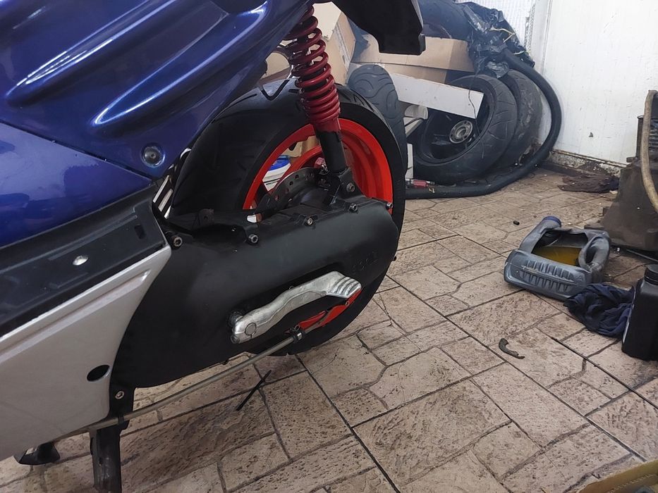 Vând Aprilia Sr1 50cc