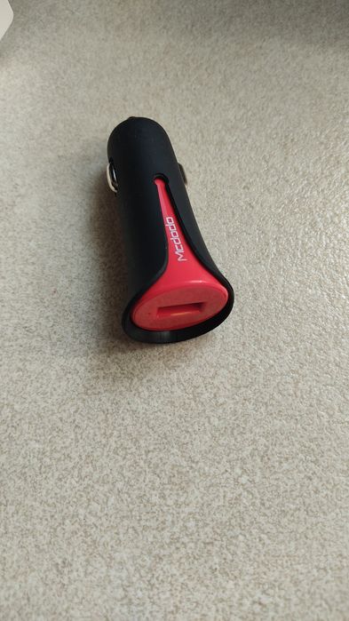 Încărcător auto usb