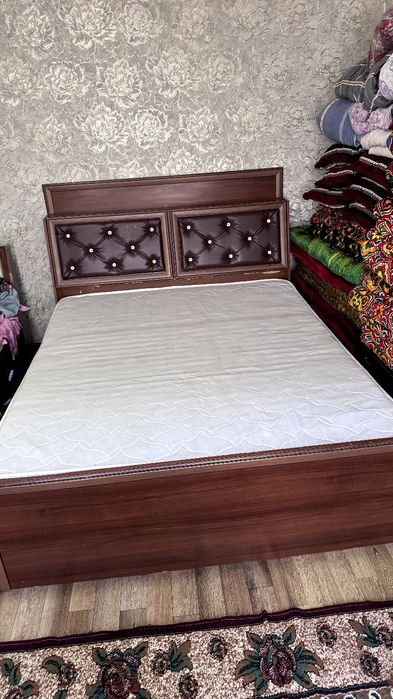 Спалний 2.10х1.80