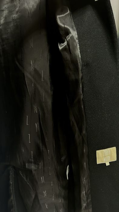 Черное пальто длинное