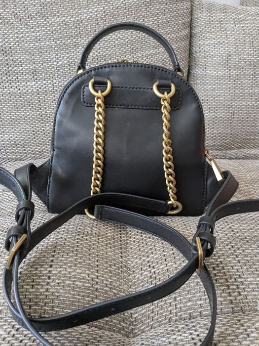 Черна раница Guess