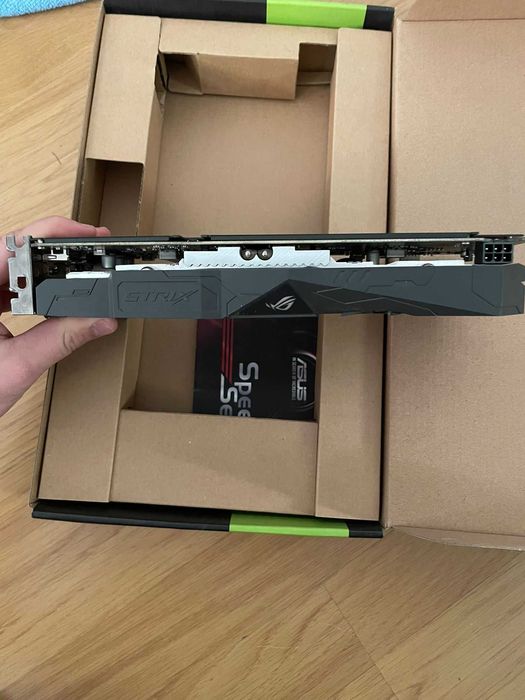 Placa video ASUS GeForce GTX 1050 Ti STRIX GAMING O4G, 4GB DDR5