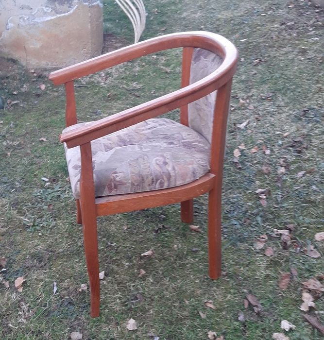 Трапезни столове тип кресло