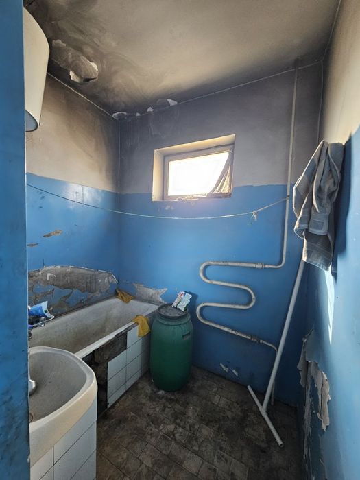 Продаётся 2х комнатная квартира на 3м этаже в 4х этажном доме 77 серия