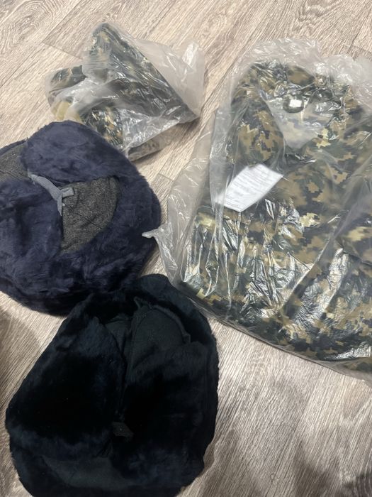 Продам берцы военные , две пары 37 , 39 размер один раз одевала