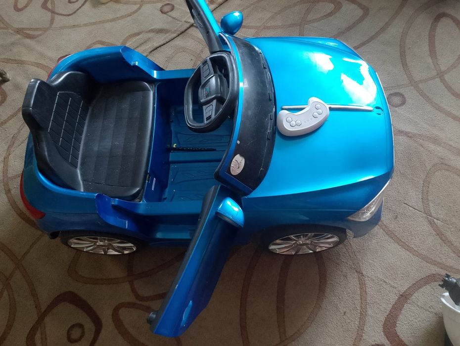 Продам машинку в хорошем состоянии