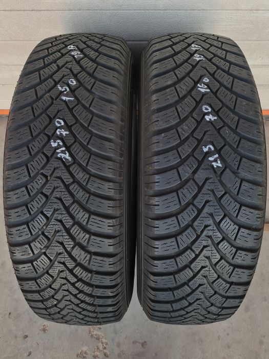 Зимни гуми 2 броя FALKEN EuroWinterHS01 Suv 215 70 R16 дот 1917