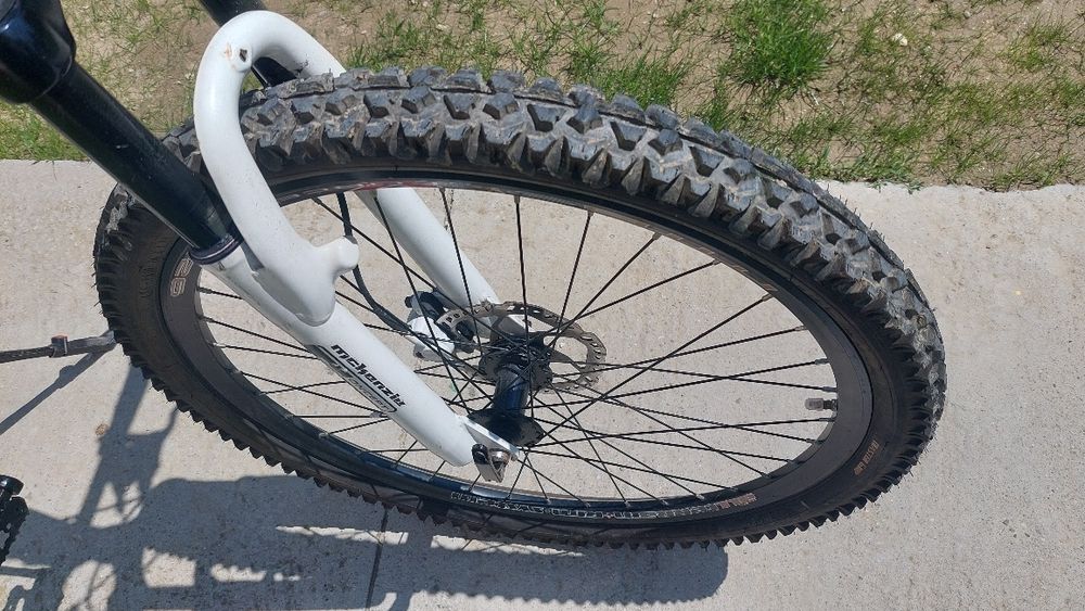 Bicicleta McKenzie HILL 800 MT11