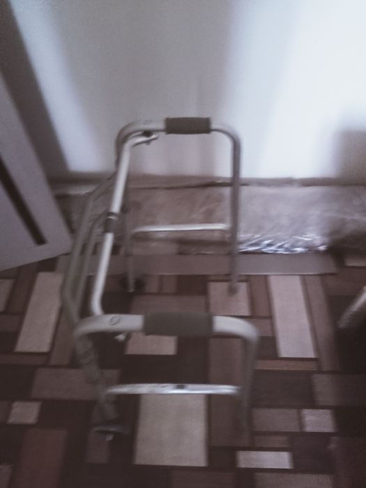 Ходунки для пожилых.