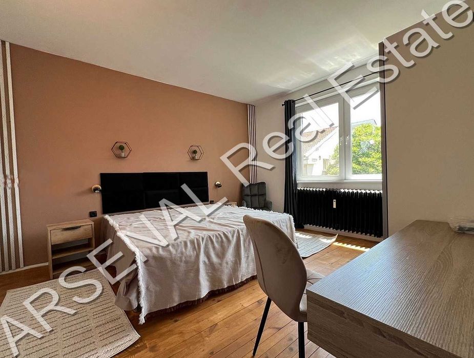 Дава се под наем Тристаен апартамент в София, Център - 80 кв.м за 900 € - Снимка #4