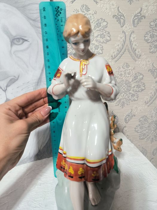 Статуэтка фарфоровая советская