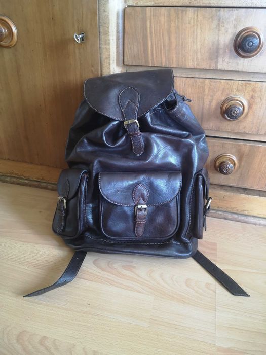 НОВА Кожена раница