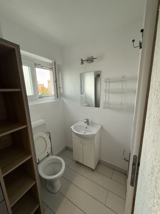 Apartament 2 camere et.2 cu loc de parcare, în Gradiste