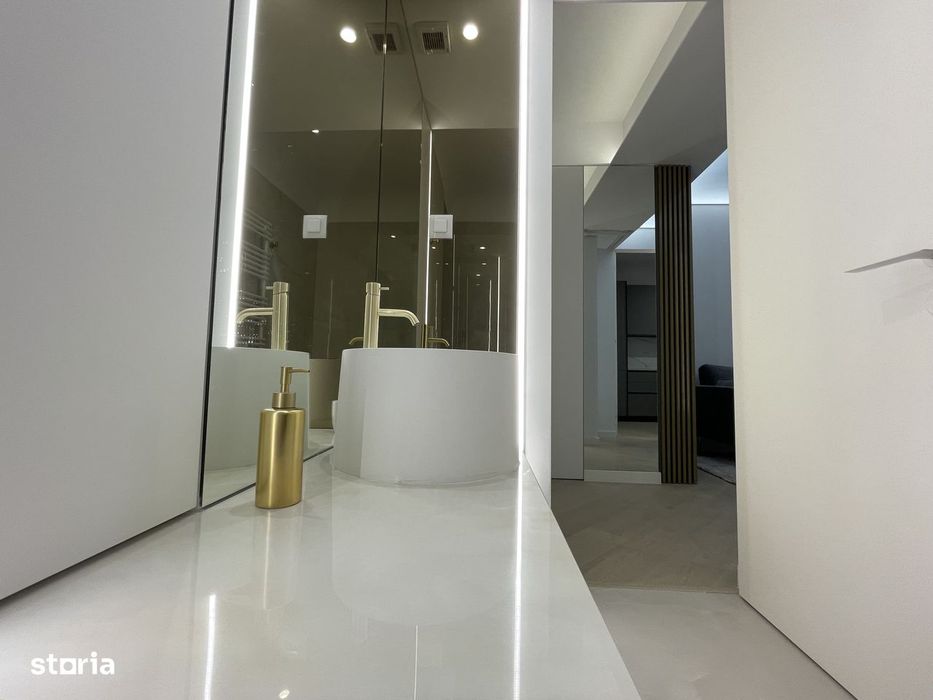 Proprietar - Studio Dublu Cortina North - designer