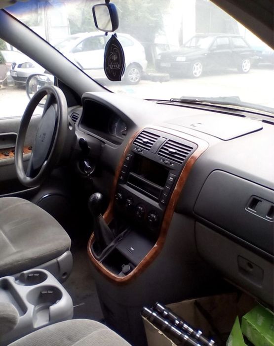 Kia carens на части