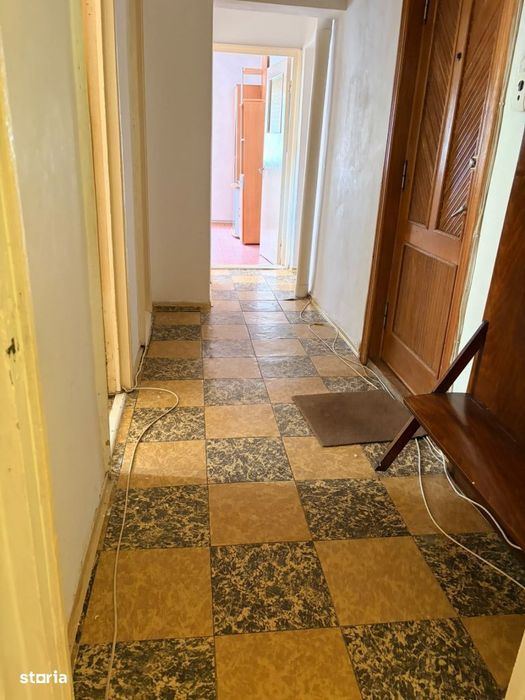 Etaj 2 - Apartament 3 camere 66mp, zona Progresu.