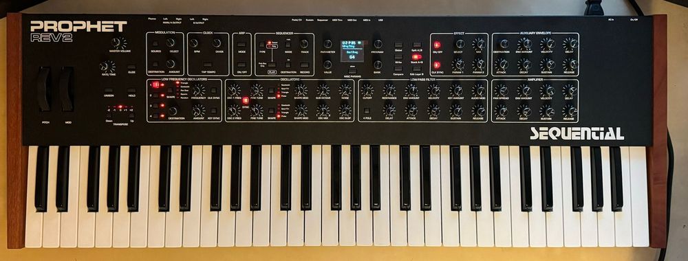 Sequential Prophet Rev2 8 Voice