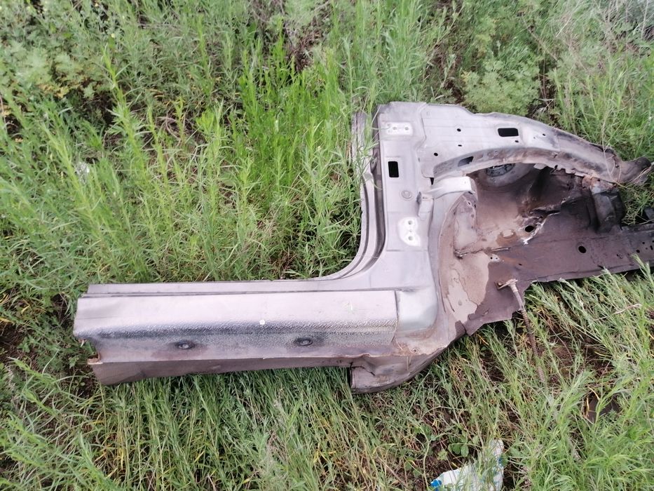 Порог ланжерон на акцент стакан кусок кузова на hyundai accent solaris