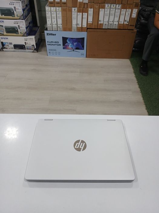 Hp omnibook core7-150u 16/512