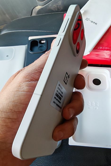 Oneplus 15/12-256/, нов, комплект.