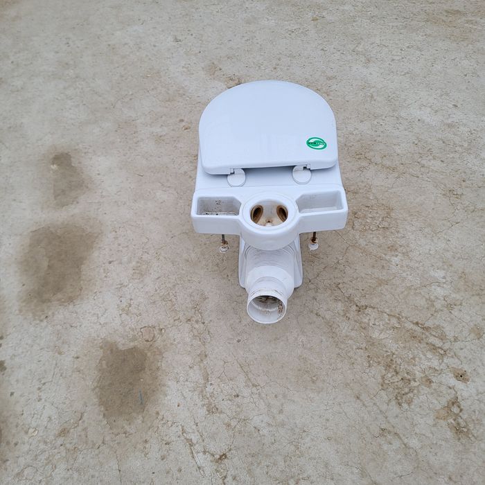 Унитаз б/у продаётся