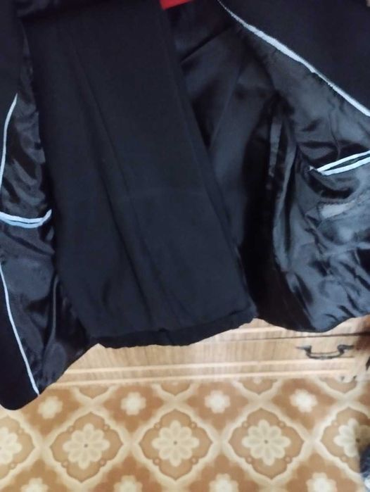 продам костюмы для детей