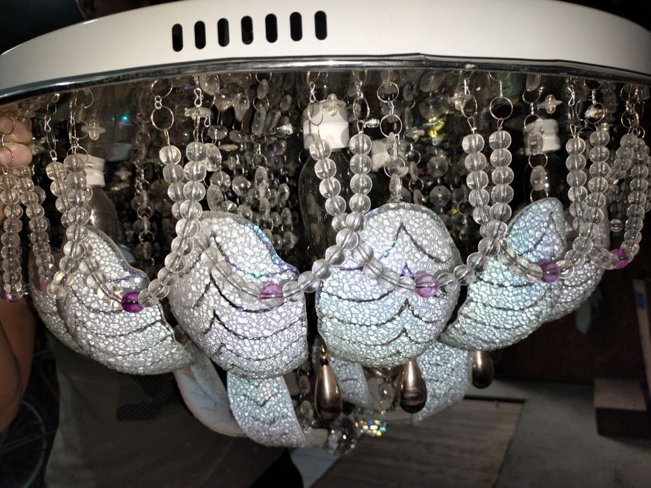 Потолочная люстра в гостиную