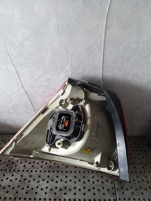 Stop tripla lampa dreapta aripa vw golf 5 1k hatchback 1k6945096g 89032903