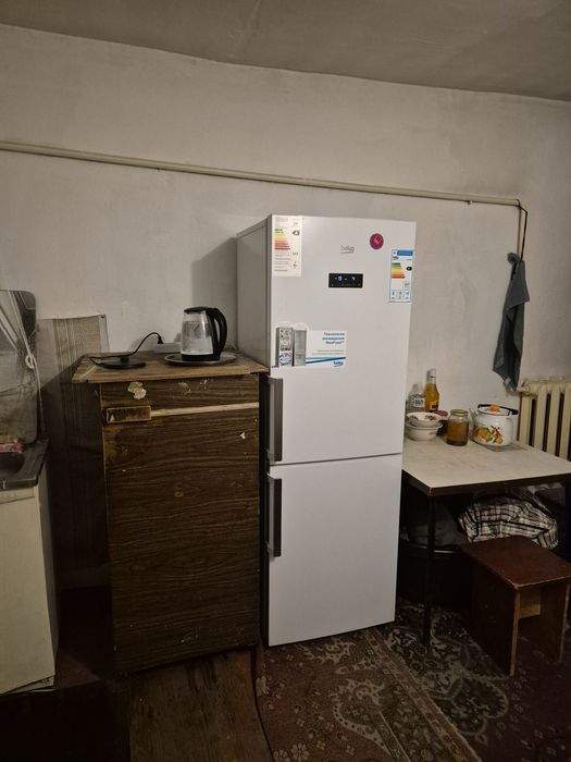 Холодильник б/у.