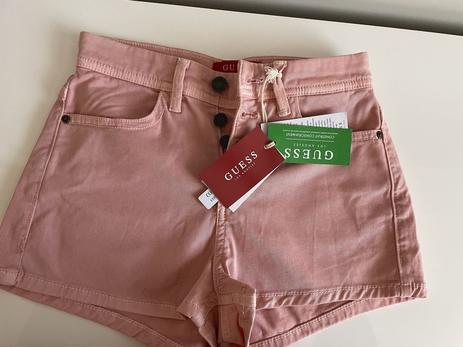 Къси панталони Guess 24-ти номер