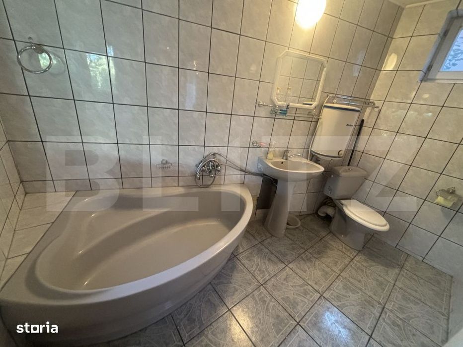 Casa de vanzare 77mp utili, teren 10 ari , zona Viile Satu Mare