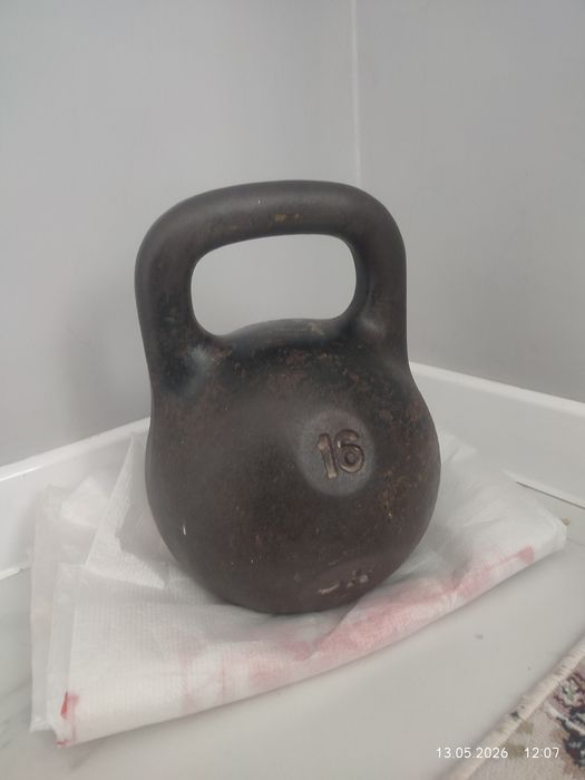 Продам гирю 16 кг