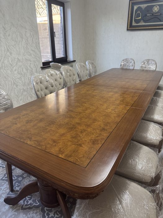 Стол для гостиной