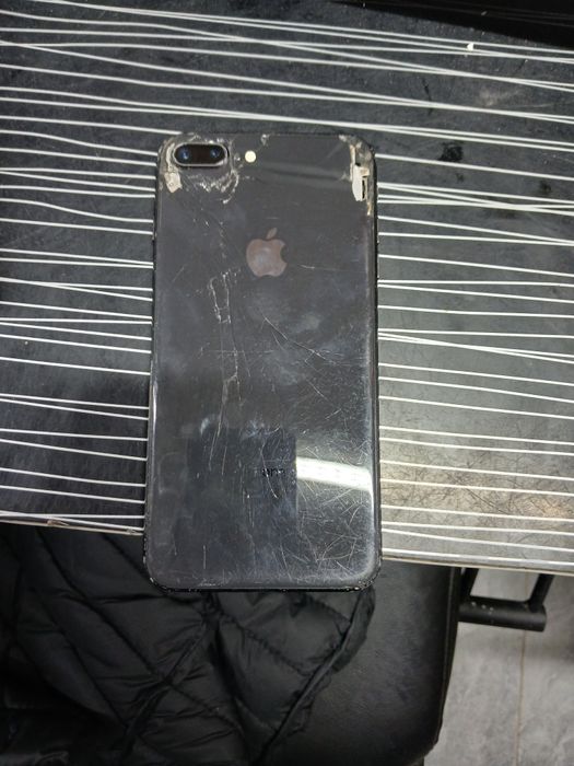 IPhone 8 64 гигабайт