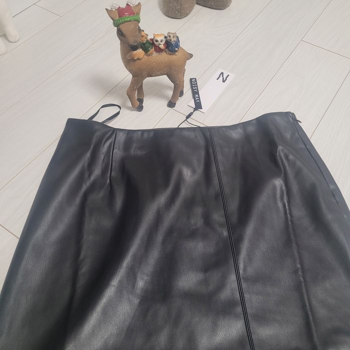 Fusta imitatie piele