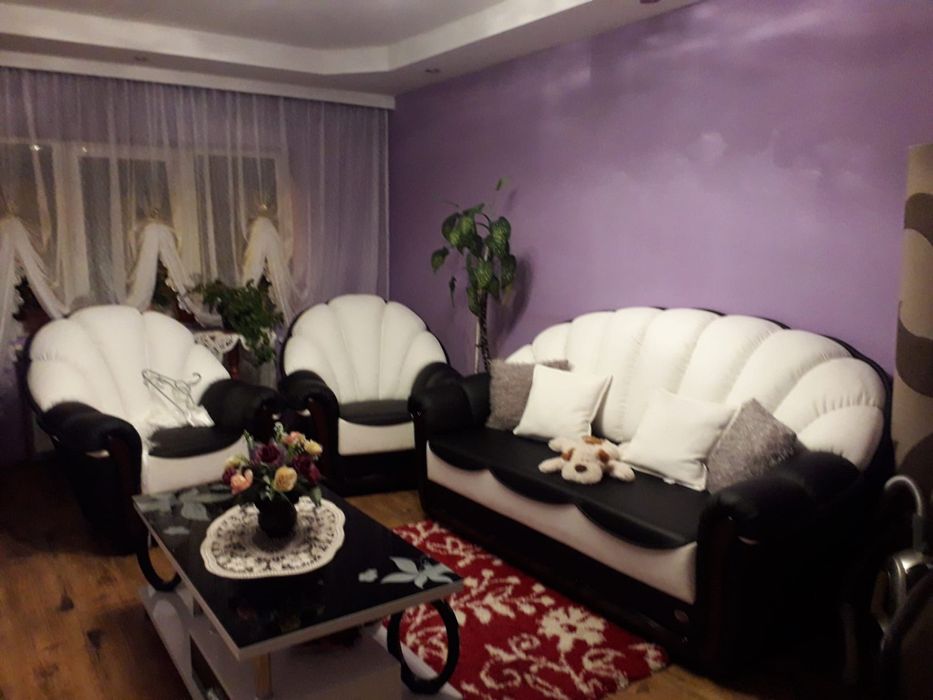 Canapea  + 2  fotolii