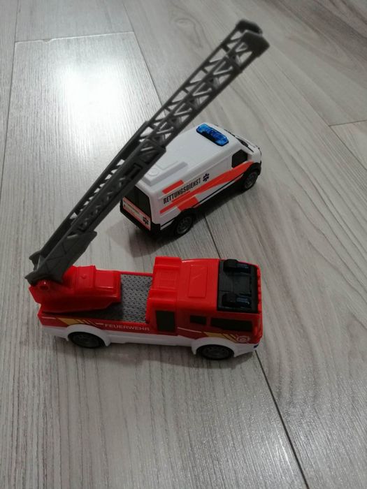 Set 2 mașini de pompieri și ambulanță jucării copii