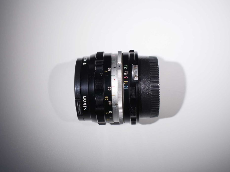 Обективи Nikon Nikkor 28mm f3,5 и 35mm f2,8