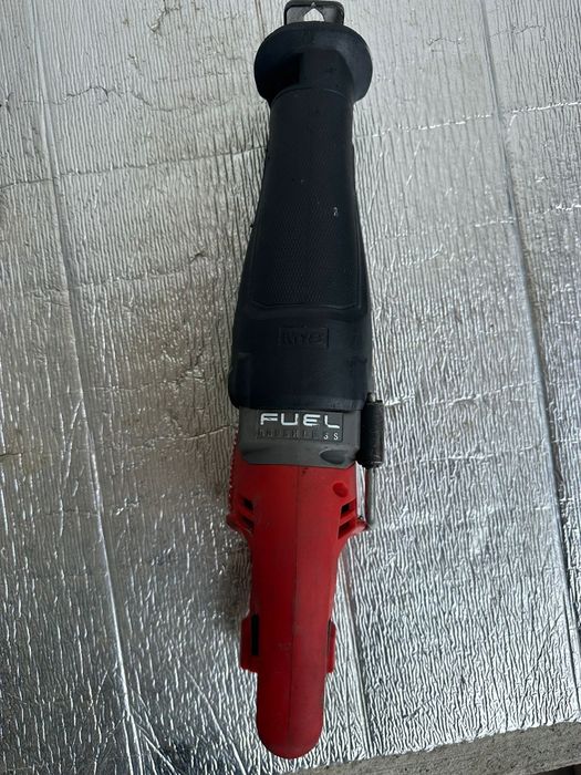 Fierăstrău sabie Milwaukee M18 CSX