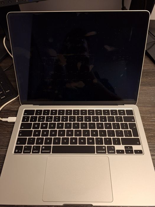 Apple MacBook Air 13 M4 16GB 512GB baterie 100%