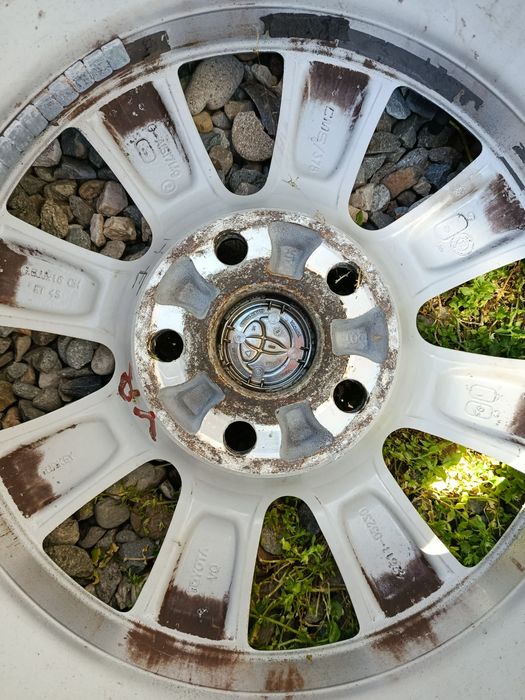 Vând jante Toyota avensis ; 205/55 r16