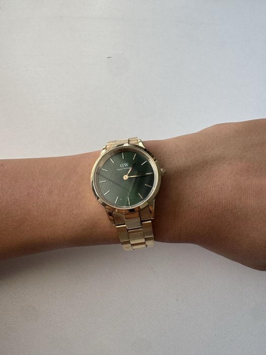 Златен часовник Daniel Wellington