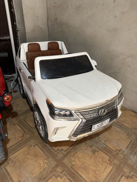 Лексус детский в хорошем состоянии