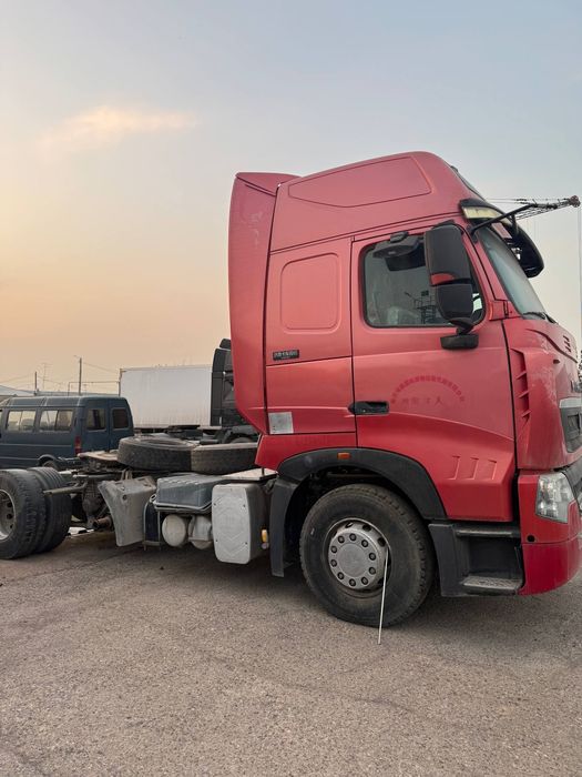 HOWO T7H 430 6X4, Тягач