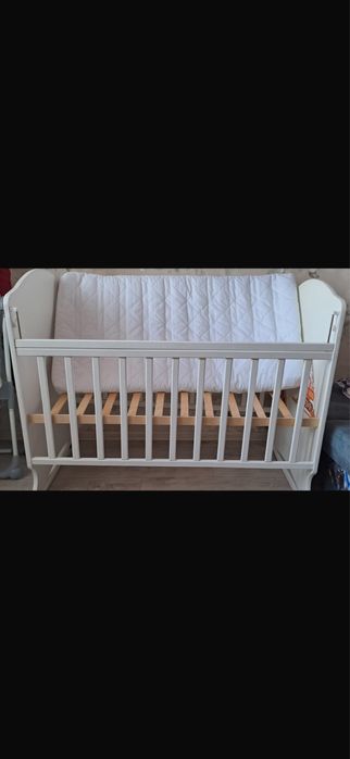 Детская кроватка с матрасом