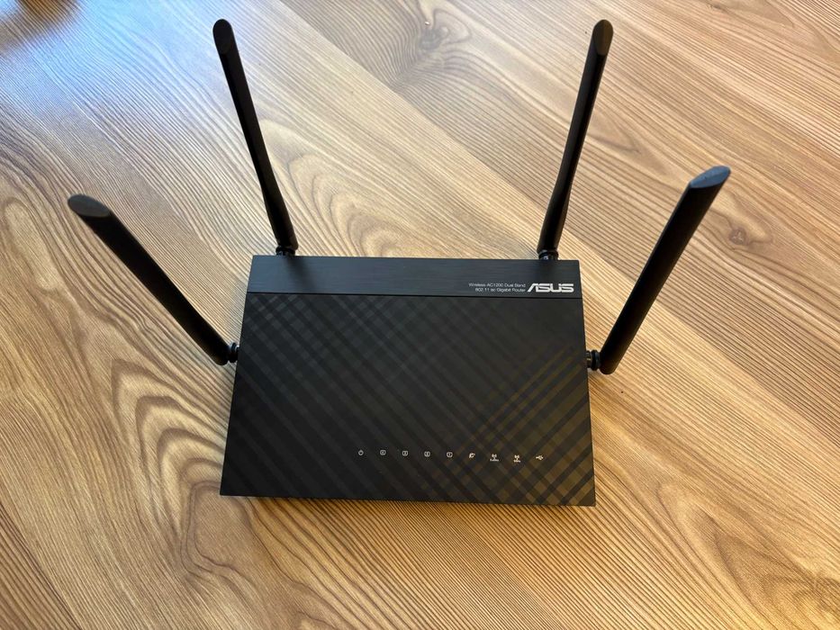 Router WiFi Asus RT-AC1200G+