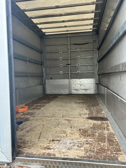 Bena cu pralata pe role si usi la spate! 4.40 metri(iveco daily, mercedes sprinter)