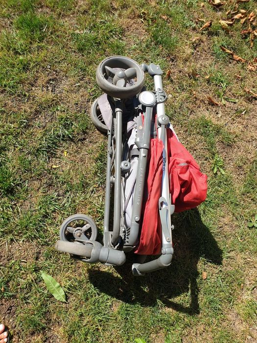 Cărucior de vanzare