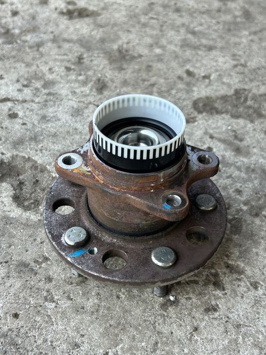 Подшипник в сборе с кореи оригинал kia k5 2012